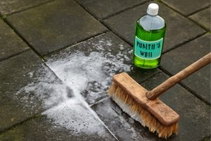 tuintegels schoonmaken groene zeep